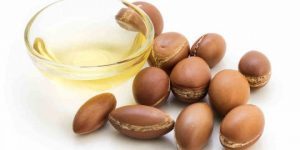  انتخاب روغن‌های گیاهی مو 